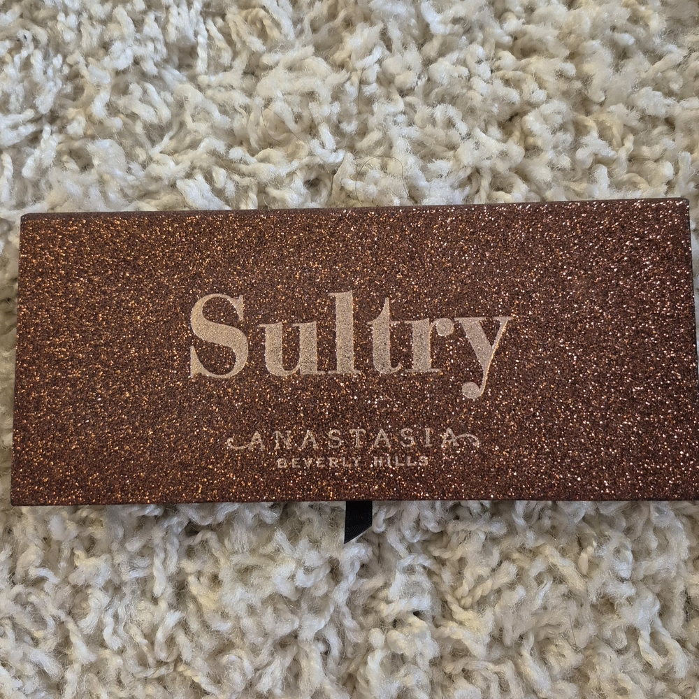 Anastasia Beverly Hills Sultry Palette in Glittery Bronze